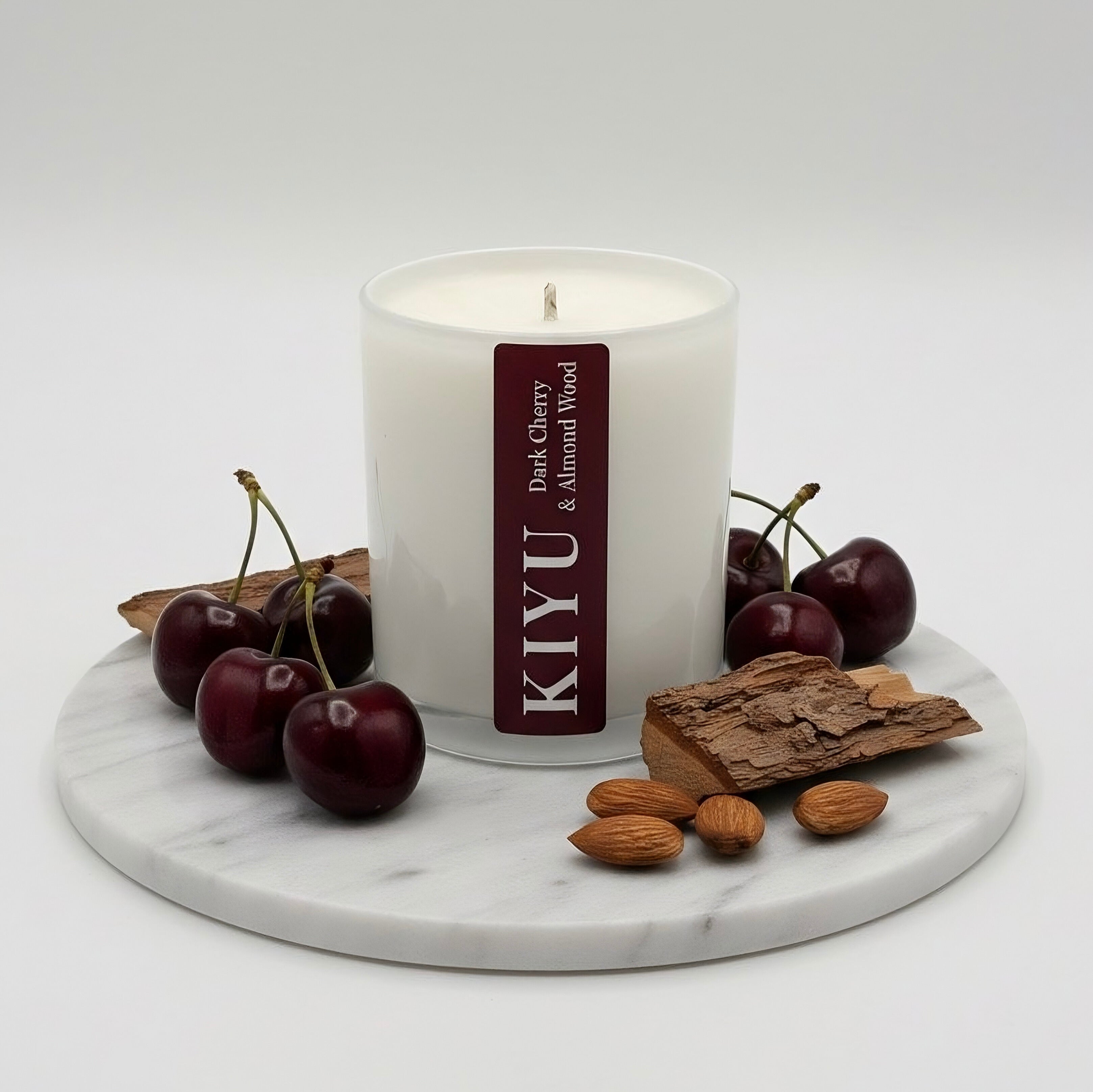 Dark Cherry & Almond Wood Duftkerze